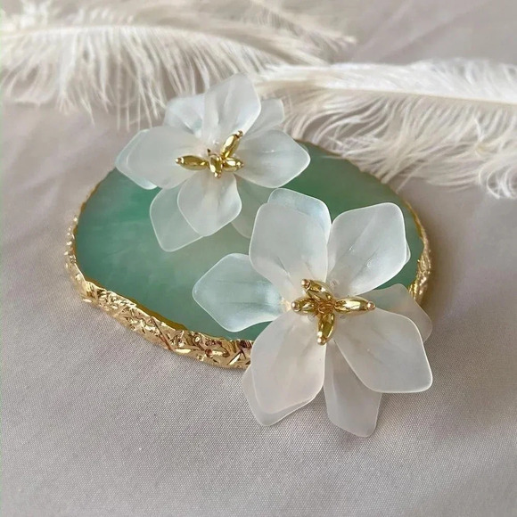 Big Flower Studs Statement Earrings White & Gold - Picture 7 of 7